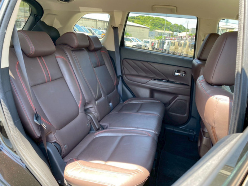 OUTLANDER PHEV