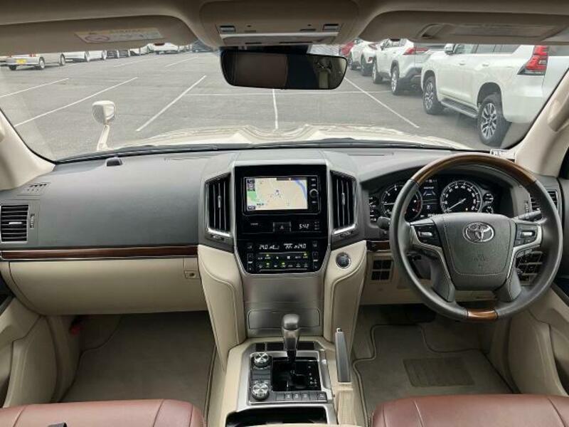 LAND CRUISER