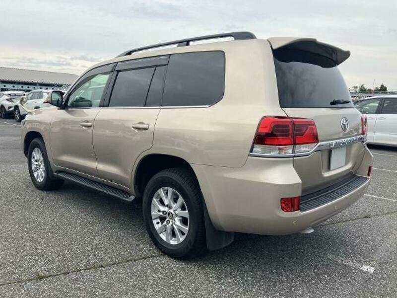 LAND CRUISER