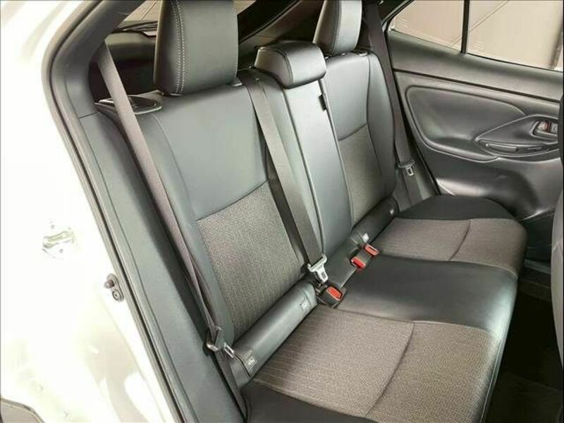 YARIS CROSS