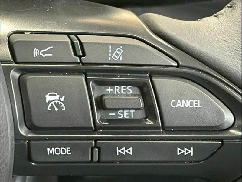 YARIS CROSS