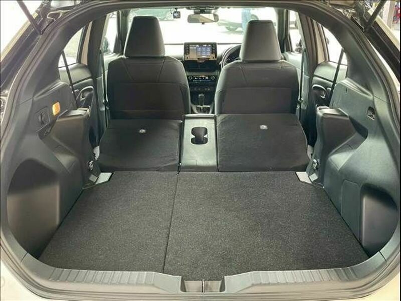 YARIS CROSS