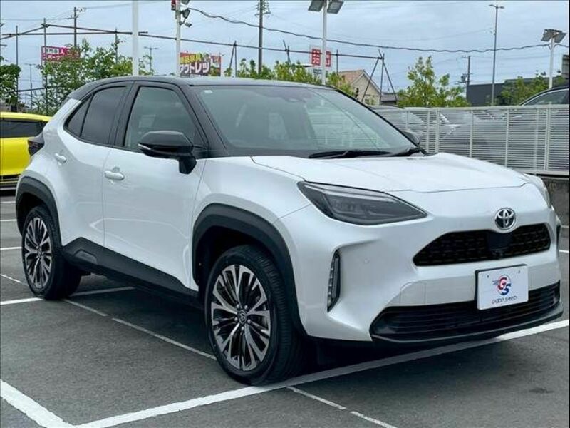 YARIS CROSS