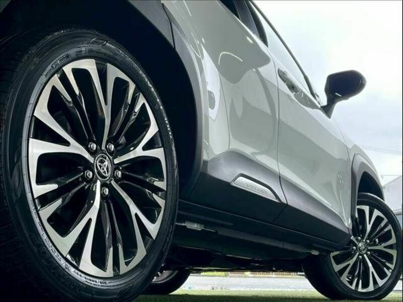 YARIS CROSS
