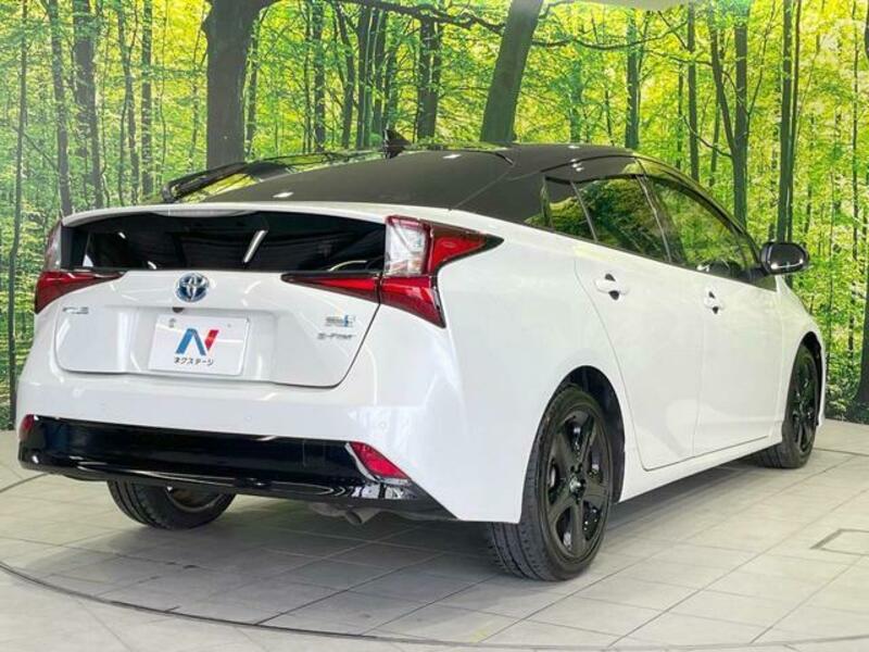 PRIUS-16