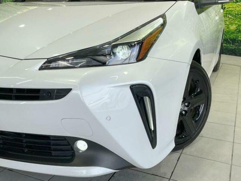 PRIUS-11