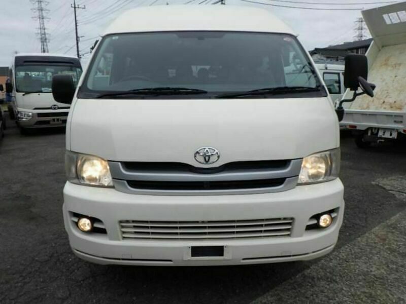 HIACE COMMUTER