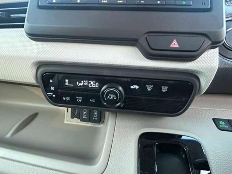 N BOX