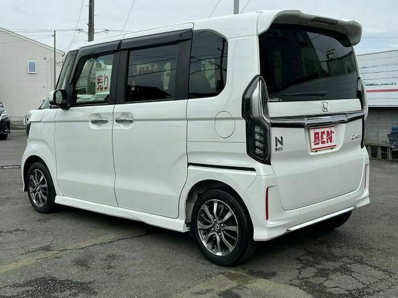 N BOX CUSTOM
