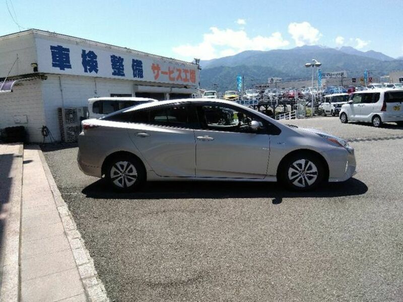 PRIUS-3