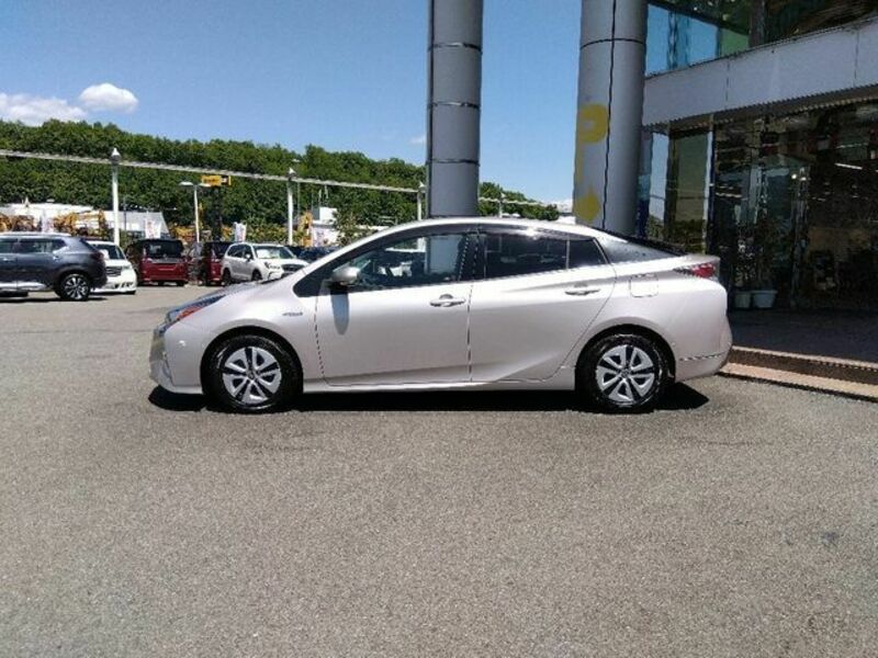 PRIUS-4