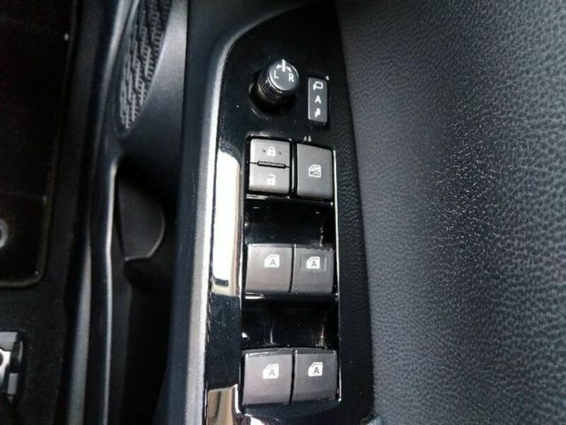 PRIUS-19