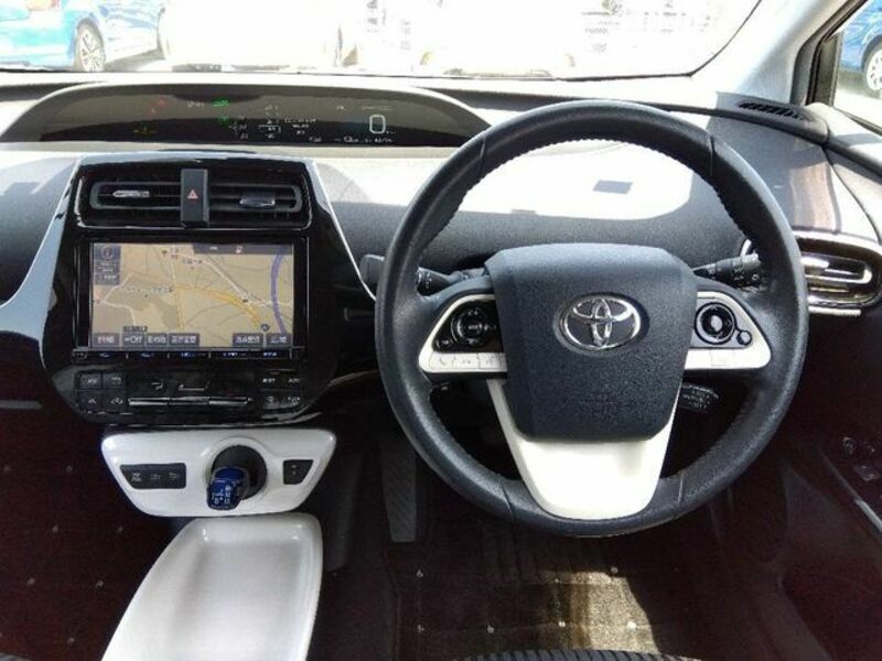 PRIUS-28