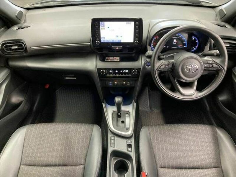 YARIS CROSS