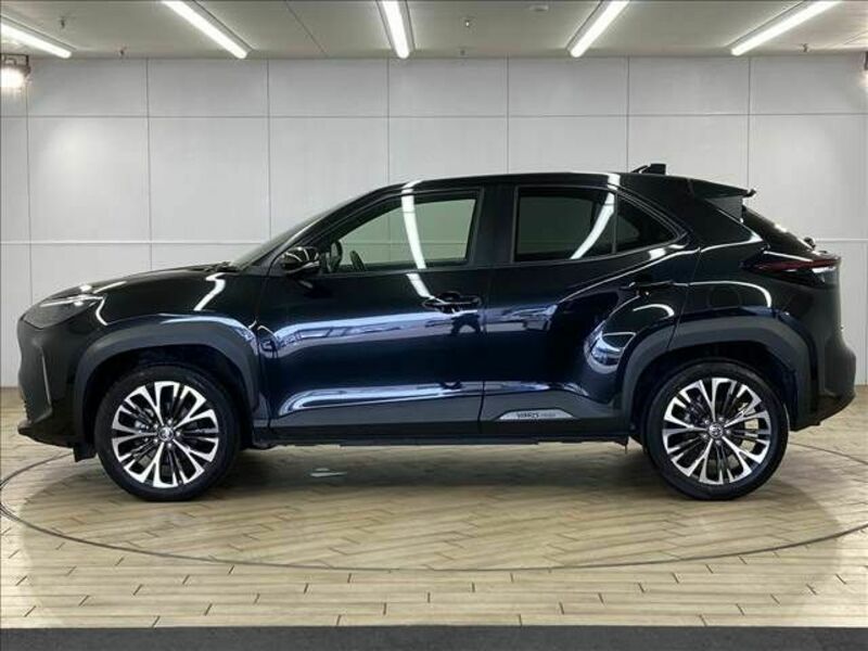 YARIS CROSS