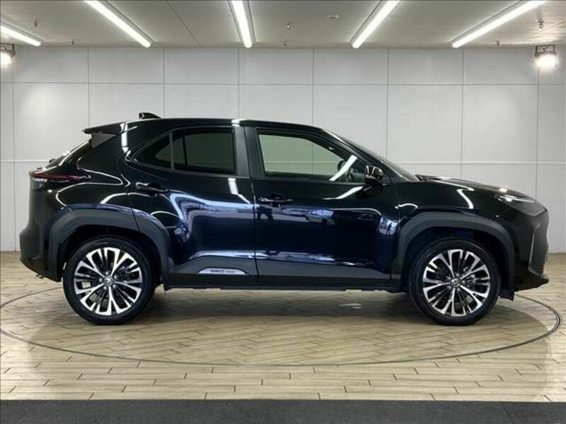 YARIS CROSS