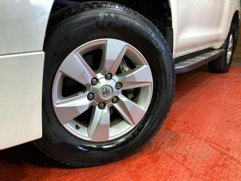 LAND CRUISER PRADO-12