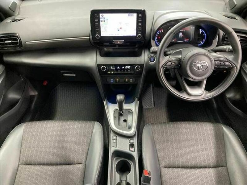YARIS CROSS
