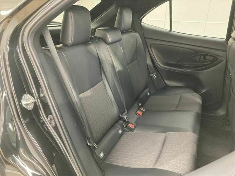 YARIS CROSS