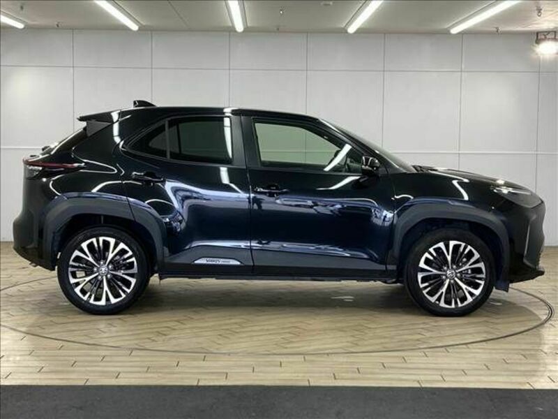 YARIS CROSS