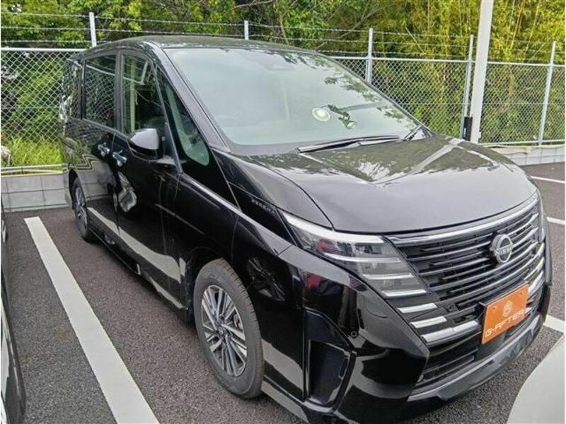 NISSAN　SERENA