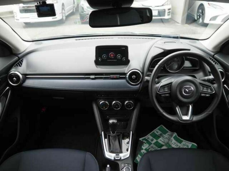 MAZDA2