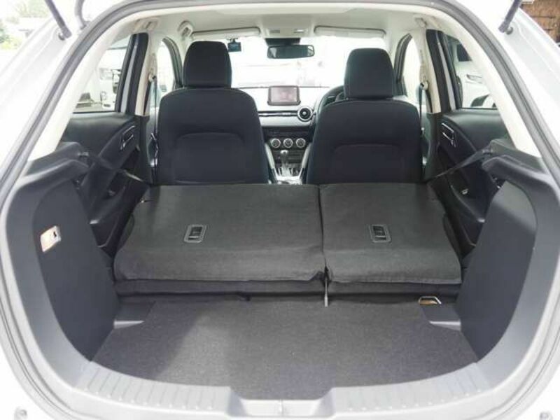 MAZDA2