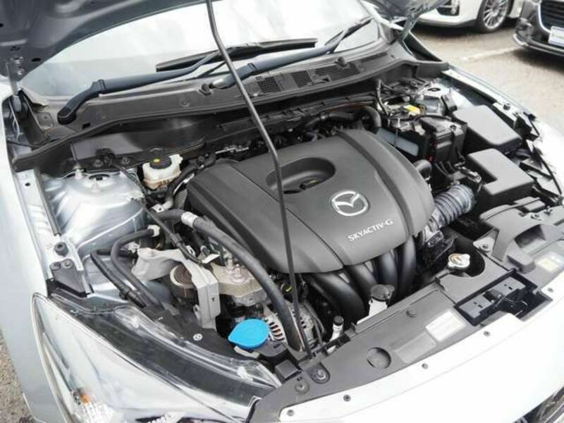 MAZDA2