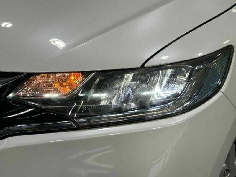 FIT HYBRID-11