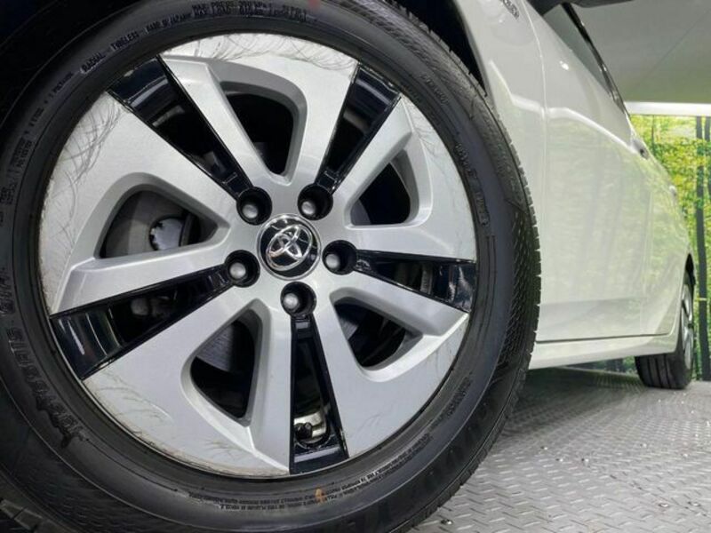 PRIUS-12