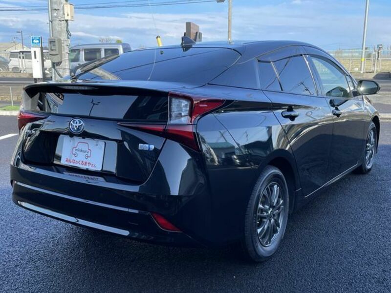 PRIUS-4