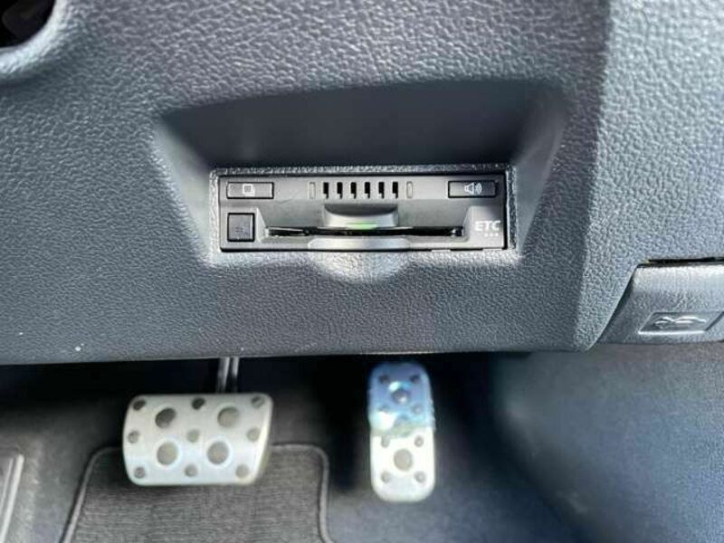 PRIUS-18