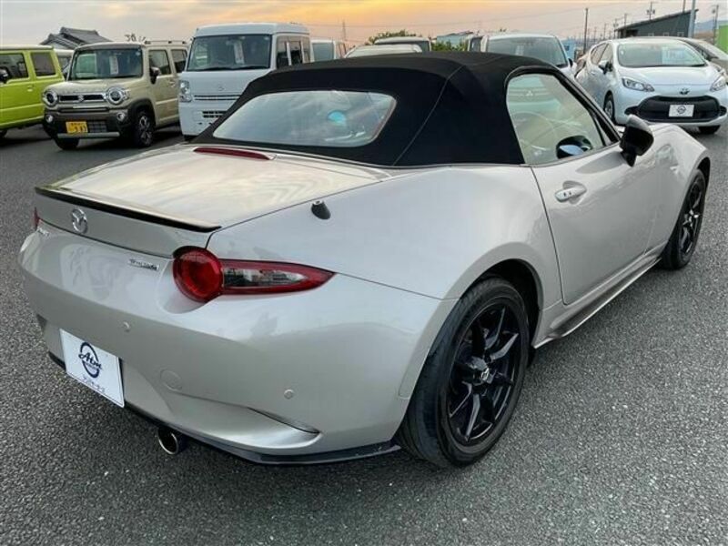 ROADSTER