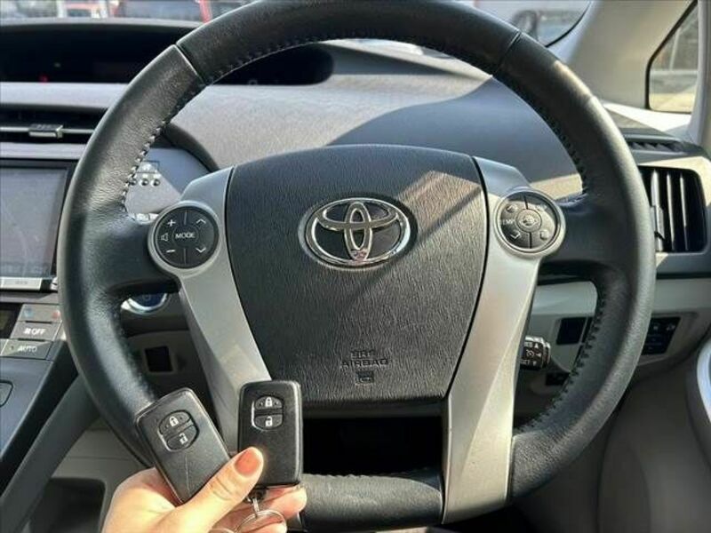 PRIUS-4