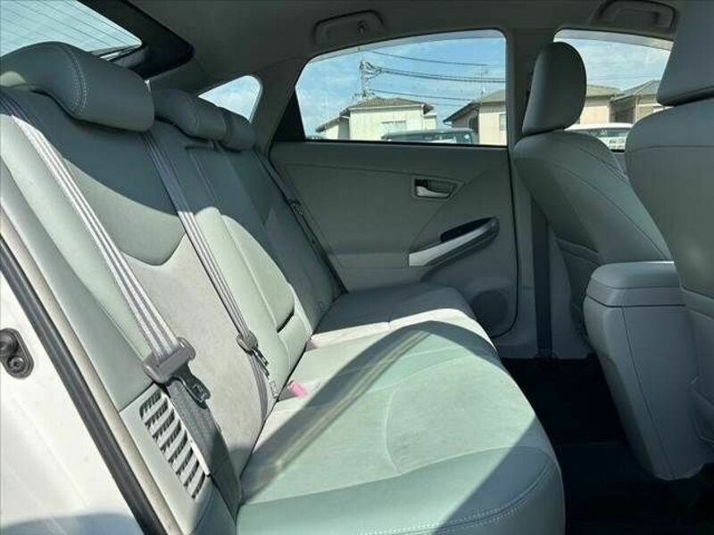 PRIUS-18