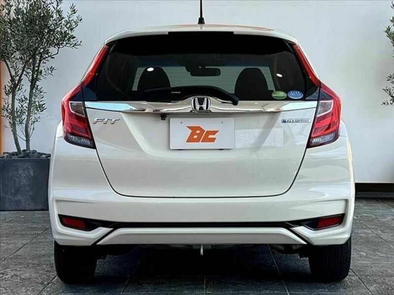 FIT HYBRID-13