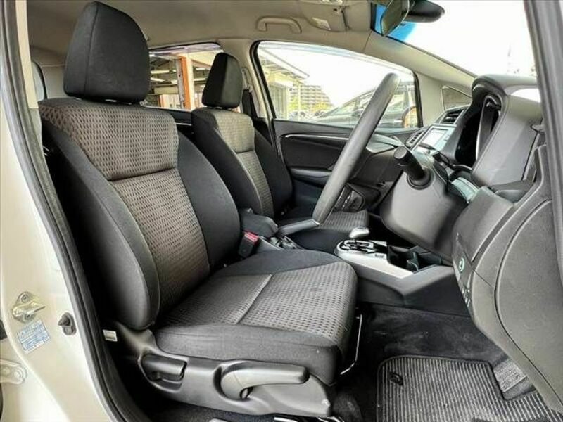FIT HYBRID-15