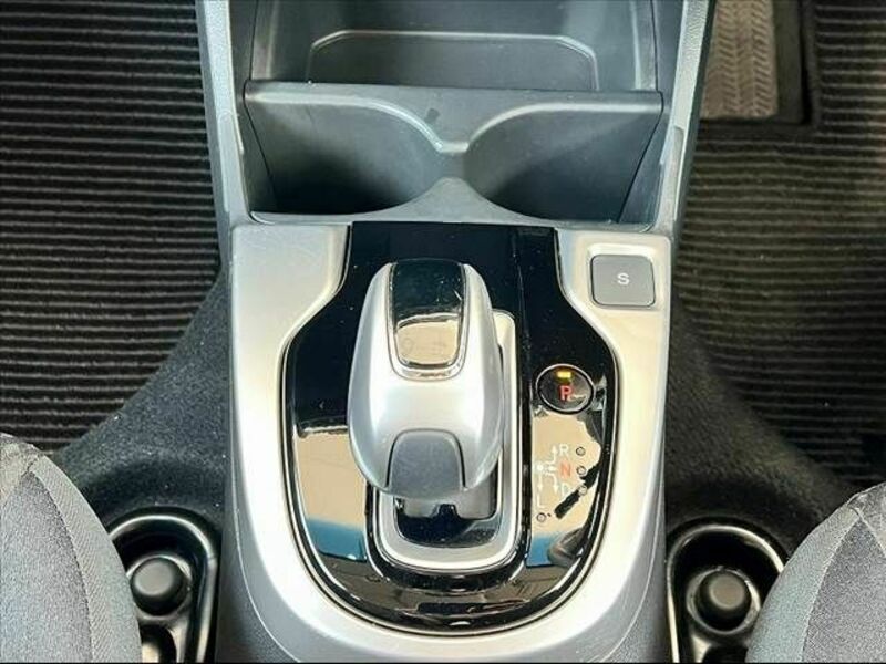 FIT HYBRID-23