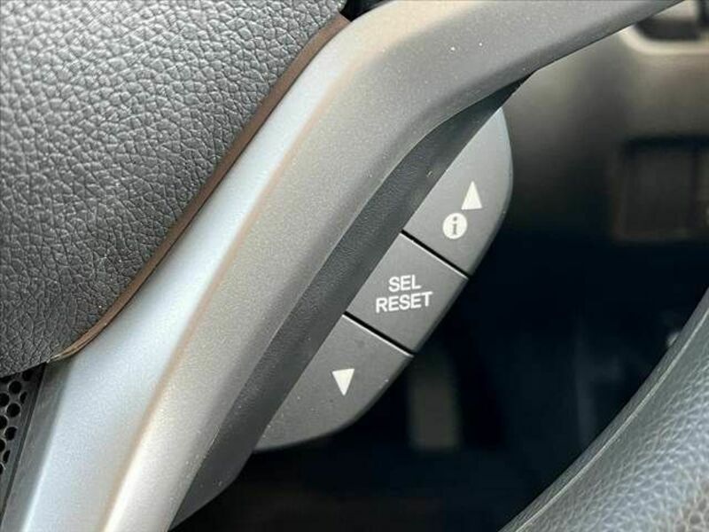FIT HYBRID-27