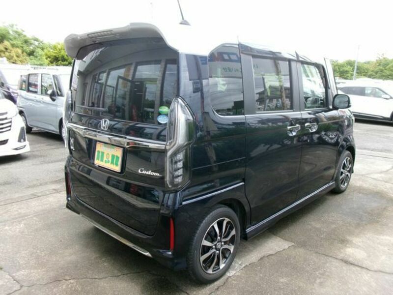 N BOX CUSTOM