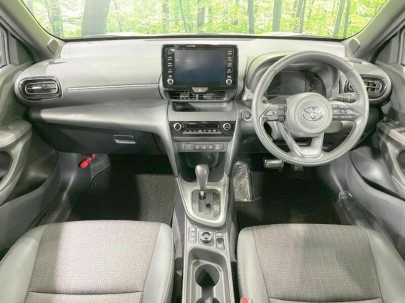 YARIS CROSS