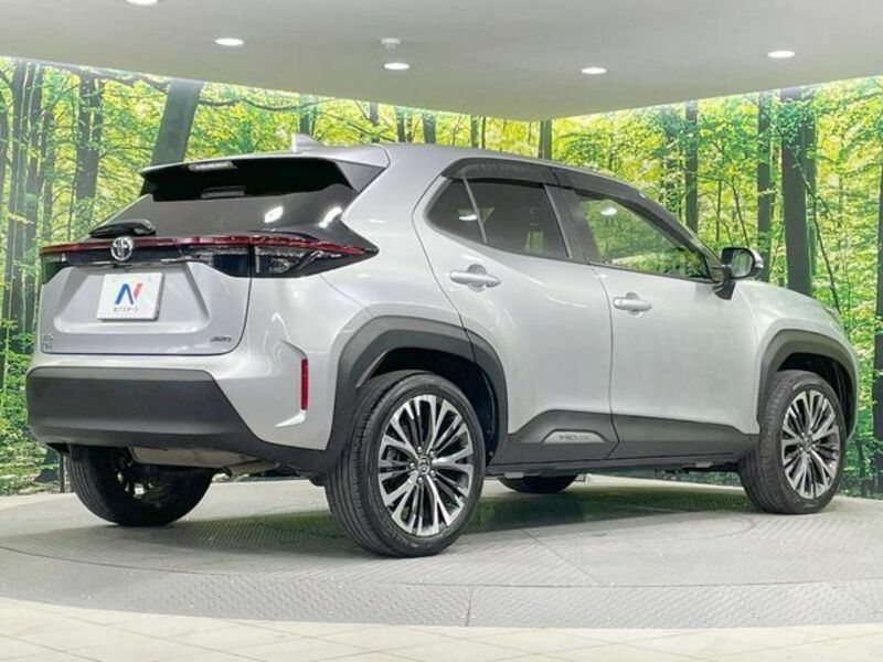 YARIS CROSS