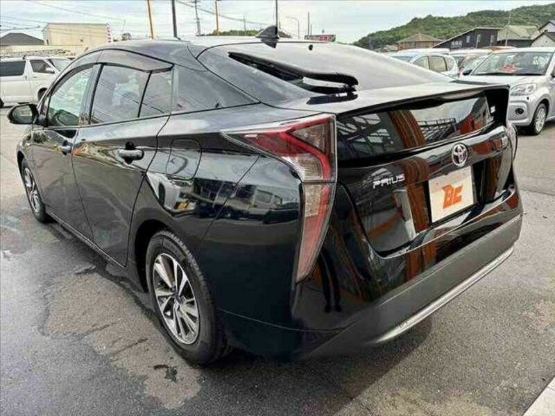PRIUS-12