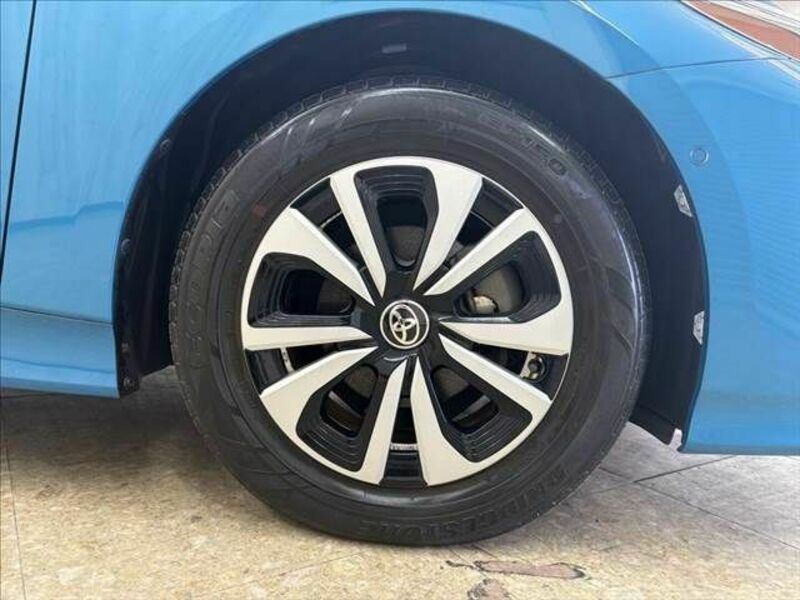 PRIUS PHV