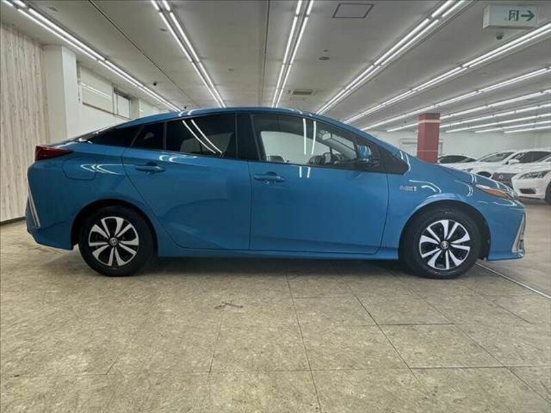 PRIUS PHV