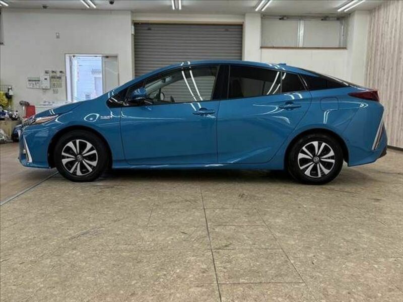 PRIUS PHV