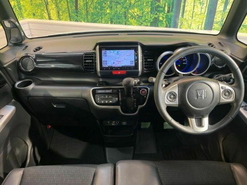 N BOX CUSTOM-1
