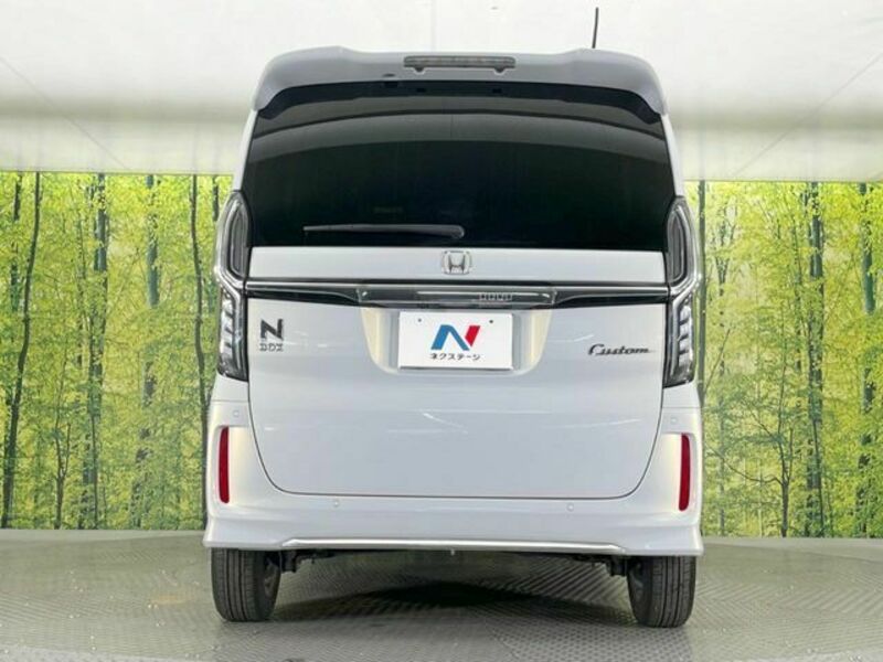 N BOX