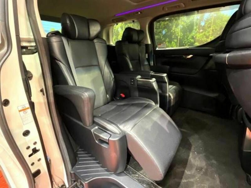 VELLFIRE-10