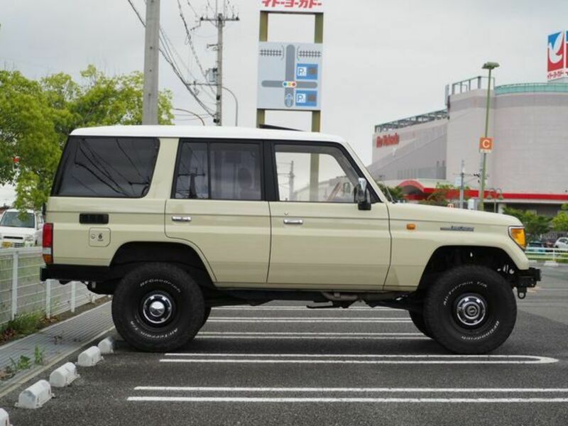 LAND CRUISER PRADO-5